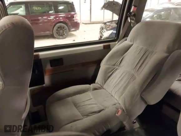 1998 Chevrolet Astro Cargo YF7 Upfitter с VIN 1GBDM19W1WB121821, выставлен на аукционе IAAI как лот 41463704 с пробегом 141 724 миль миль и . История ставок и продаж доступна на DreamBid. Изображение 8.