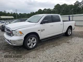 2019 Ram 1500 SLT z VIN 1C6RR6TT7KS701767, wystawiony jako Copart lot #68822625 z przebiegiem 185 189 mil mil oraz Szkoda całkowita • Salvage title. Historia ofert i sprzedaży dostępna na DreamBid. Obrazek 1.