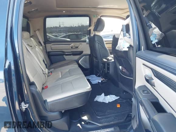 2020 Ram 1500 Limited z VIN 1C6SRFHT0LN146123, wystawiony jako IAAI lot #41407810 z przebiegiem 117 206 mil mil oraz . Historia ofert i sprzedaży dostępna na DreamBid. Obrazek 8.