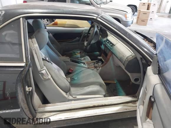 1992 Mercedes-Benz 500 z VIN WDBFA66E7NF043220, wystawiony jako IAAI lot #42744207 z przebiegiem Nie podano mil oraz . Historia ofert i sprzedaży dostępna na DreamBid. Obrazek 5.