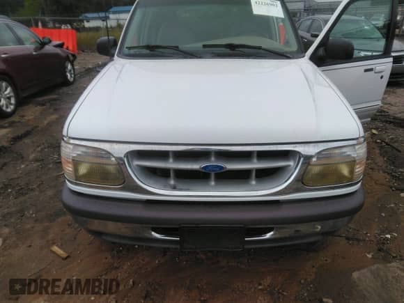 1997 Ford Explorer XLT с VIN 1FMDU35P5VUD09276, выставлен на аукционе IAAI как лот 42221438 с пробегом 152 881 миль миль и . История ставок и продаж доступна на DreamBid. Изображение 6.