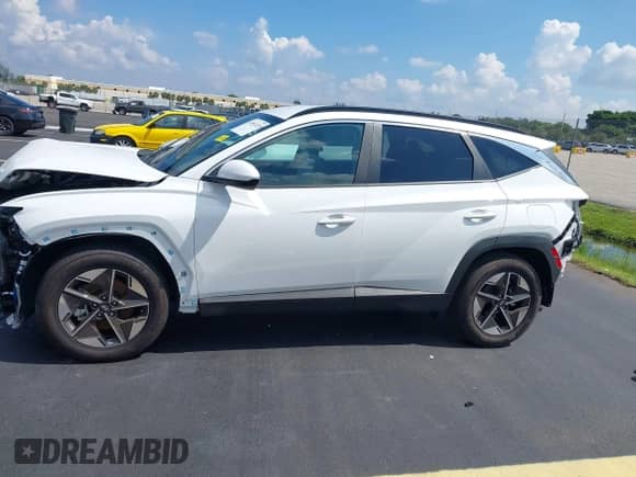 2025 Hyundai Tucson SEL with VIN 5NMJB3DE0SH524645, listed as a IAAI auction lot 43053225 with 4,074 mi miles and . Bid and sale history available at DreamBid. Image 15.