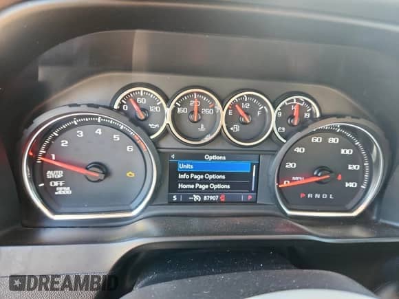 2020 Chevrolet Silverado 1500 LT z VIN 3GCPWCEK3LG327338, wystawiony jako Copart lot #81521555 z przebiegiem 87 907 mil mil oraz Szkoda całkowita • Salvage title. Historia ofert i sprzedaży dostępna na DreamBid. Obrazek 9.