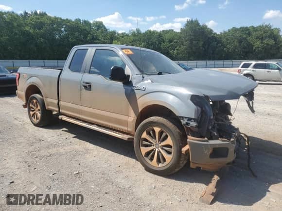 2019 Ford F-150 XL z VIN 1FTEX1EP3KKC33665, wystawiony jako Copart lot #68904025 z przebiegiem Nie podano mil oraz Szkoda całkowita • Salvage title. Historia ofert i sprzedaży dostępna na DreamBid. Obrazek 4.