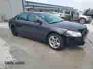 2011 Chevrolet Malibu 1LS z VIN 1G1ZB5E15BF187650, wystawiony jako Copart lot #67963335 z przebiegiem 186 980 mil mil oraz Szkoda całkowita • Salvage title. Historia ofert i sprzedaży dostępna na DreamBid. Obrazek 4.