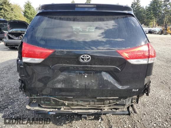 2014 Toyota Sienna XLE with VIN 5TDYK3DC0ES508153, listed as a Copart auction lot 87307935 with 112,211 mi miles and Salvage title. Bid and sale history available at DreamBid. Image 6.