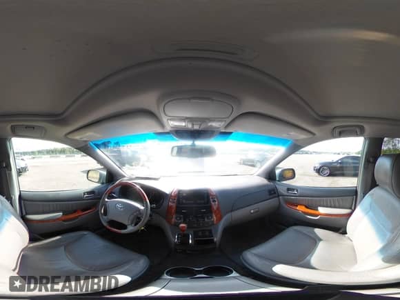 2010 Toyota Sienna XLE с VIN 5TDYK4CC3AS343295, выставлен на аукционе IAAI как лот 42437595 с пробегом 228 438 миль миль и . История ставок и продаж доступна на DreamBid. Изображение 18.