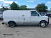 2012 Ford Econoline Cargo Commercial z VIN 1FTNE1EW0CDB16726, wystawiony jako IAAI lot #43024686 z przebiegiem 111 035 mil mil oraz . Historia ofert i sprzedaży dostępna na DreamBid. Obrazek 14.