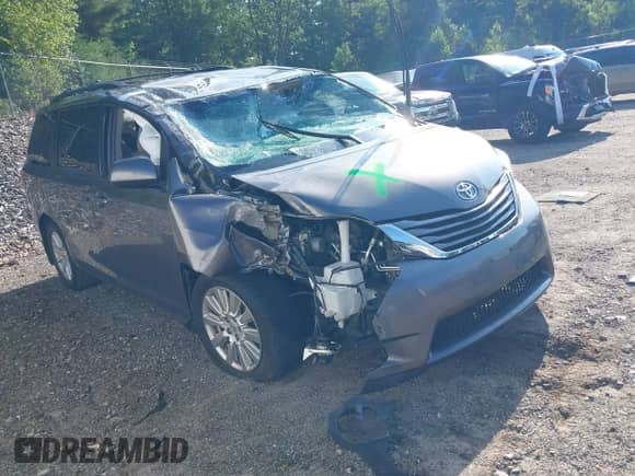 2017 Toyota Sienna LE with VIN 5TDJZ3DC3HS150015, listed as a IAAI auction lot 42723419 with 73,658 mi miles and . Bid and sale history available at DreamBid. Image 1.