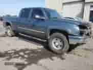 2007 Chevrolet Silverado 1500HD LS z VIN 1GCGK13U17F143561, wystawiony jako Copart lot #70620725 z przebiegiem 140 242 mil mil oraz Szkoda całkowita • Salvage title. Historia ofert i sprzedaży dostępna na DreamBid. Obrazek 4.