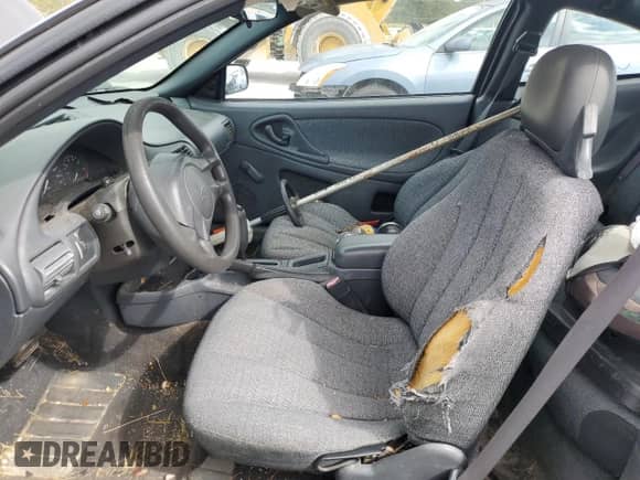 2004 Chevrolet Cavalier z VIN 1G1JC12F547372796, wystawiony jako Copart lot #73519914 z przebiegiem 279 423 mil mil oraz Czysty tytuł • Clean title. Historia ofert i sprzedaży dostępna na DreamBid. Obrazek 7.