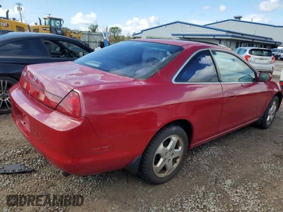 2000 Honda Accord EX with VIN 1HGCG2252YA037331, listed as a Copart auction lot 81846405 with 204,069 mi miles and Clean title. Bid and sale history available at DreamBid. Image 3.