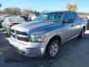 2019 Ram 1500 Express z VIN 1C6RR7KT1KS668854, wystawiony jako IAAI lot #41021260 z przebiegiem 154 655 mil mil oraz . Historia ofert i sprzedaży dostępna na DreamBid. Obrazek 17.