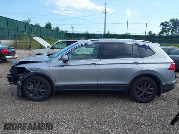 2024 Volkswagen Tiguan SE с VIN 3VV2B7AX3RM137808, выставлен на аукционе IAAI как лот 43074423 с пробегом 14 204 миль миль и . История ставок и продаж доступна на DreamBid. Изображение 14.