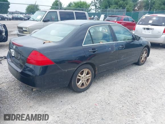 2007 Honda Accord EX с VIN 1HGCM56717A178153, выставлен на аукционе IAAI как лот 42866187 с пробегом 137 412 миль миль и . История ставок и продаж доступна на DreamBid. Изображение 4.