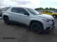 2019 Chevrolet Traverse LS z VIN 1GNERFKW5KJ314599, wystawiony jako IAAI lot #43197716 z przebiegiem 102 349 mil mil oraz . Historia ofert i sprzedaży dostępna na DreamBid. Obrazek 1.