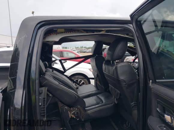 2018 Ram 1500 Longhorn z VIN 1C6RR7PT6JS140380, wystawiony jako IAAI lot #42729607 z przebiegiem 121 481 mil mil oraz . Historia ofert i sprzedaży dostępna na DreamBid. Obrazek 8.