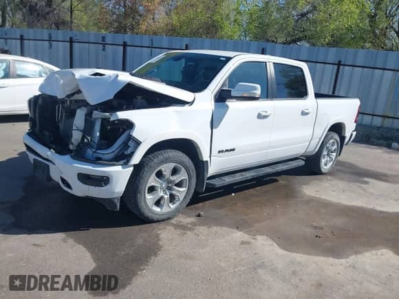 2020 Ram 1500 Laramie с VIN 1C6SRFJT6LN116859, выставлен на аукционе IAAI как лот 42017697 с пробегом 104 562 миль миль и . История ставок и продаж доступна на DreamBid. Изображение 21.