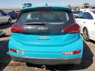 2021 Chevrolet Bolt EV LT z VIN 1G1FY6S02M4108050, wystawiony jako Copart lot #69824193 z przebiegiem 21 788 mil mil oraz . Historia ofert i sprzedaży dostępna na DreamBid. Obrazek 6.