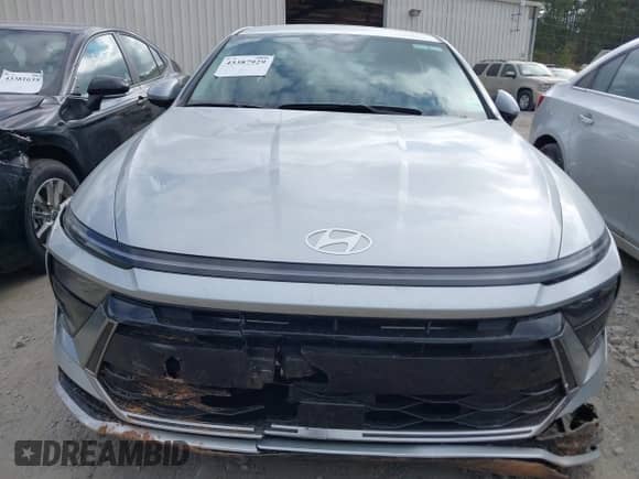 2025 Hyundai Sonata SEL z VIN KMHL64JA4SA485620, wystawiony jako IAAI lot #43387929 z przebiegiem 14 958 mil mil oraz . Historia ofert i sprzedaży dostępna na DreamBid. Obrazek 12.