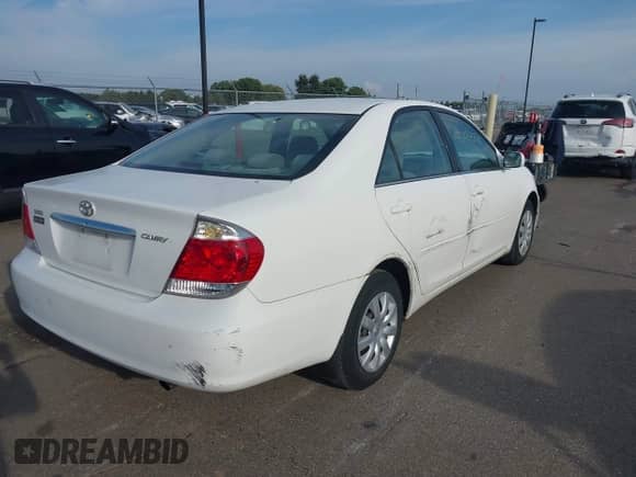 2006 Toyota Camry STD with VIN 4T1BE32K46U659691, listed as a IAAI auction lot 43247288 with 158,112 mi miles and . Bid and sale history available at DreamBid. Image 4.