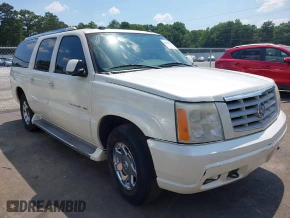 2005 Cadillac Escalade ESV with VIN 3GYFK66N25G280981, listed as a IAAI auction lot 42686316 with 256,476 mi miles and . Bid and sale history available at DreamBid. Image 1.