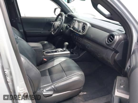 2018 Toyota Tacoma SR5 с VIN 3TMAZ5CN4JM053944, выставлен на аукционе IAAI как лот 43056129 с пробегом 117 564 миль миль и . История ставок и продаж доступна на DreamBid. Изображение 5.