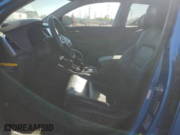 2016 Hyundai Tucson Limited z VIN KM8J33A22GU046876, wystawiony jako Copart lot #86079775 z przebiegiem 151 359 mil mil oraz Czysty tytuł • Clean title. Historia ofert i sprzedaży dostępna na DreamBid. Obrazek 7.