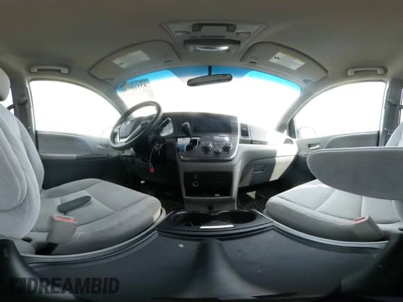 2015 Toyota Sienna LE AAS z VIN 5TDKK3DC7FS604255, wystawiony jako IAAI lot #43510130 z przebiegiem 127 963 mil mil oraz . Historia ofert i sprzedaży dostępna na DreamBid. Obrazek 18.