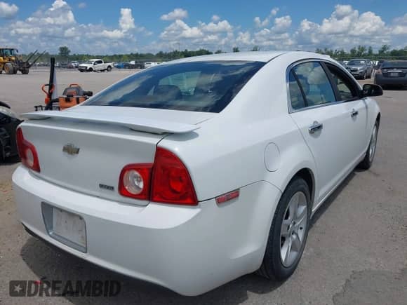 2010 Chevrolet Malibu 1FL с VIN 1G1ZA5E09AF106755, выставлен на аукционе IAAI как лот 42987637 с пробегом 255 432 миль миль и . История ставок и продаж доступна на DreamBid. Изображение 4.