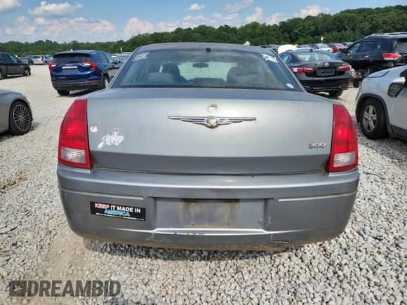 2006 Chrysler 300 with VIN 2C3KA43R06H180208, listed as a Copart auction lot 68349045 with 77,559 mi miles and Salvage title. Bid and sale history available at DreamBid. Image 6.