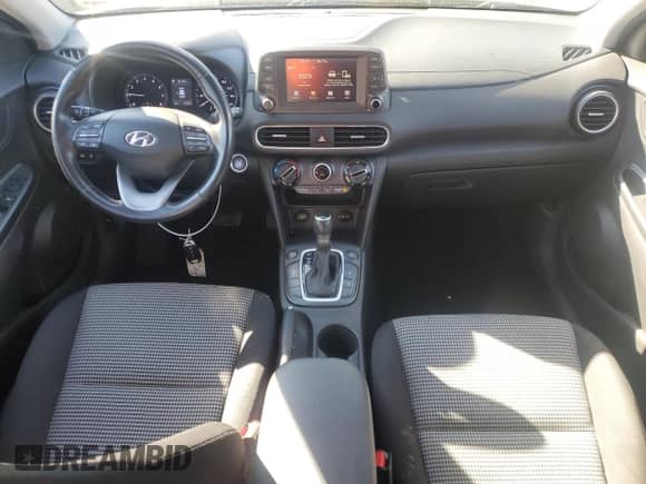 2019 Hyundai Kona SEL с VIN KM8K2CAA8KU357235, выставлен на аукционе Copart как лот 84377975 с пробегом 64 387 миль миль и Списание • Salvage title. История ставок и продаж доступна на DreamBid. Изображение 8.