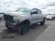 2010 Toyota Tundra Limited z VIN 5TFHY5F11AX144268, wystawiony jako IAAI lot #43188050 z przebiegiem Nie podano mil oraz . Historia ofert i sprzedaży dostępna na DreamBid. Obrazek 16.