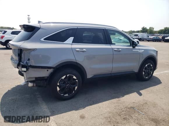 2025 Kia Sorento S z VIN 5XYRLDJC3SG372539, wystawiony jako Copart lot #66967995 z przebiegiem 1 875 mil mil oraz Szkoda całkowita • Salvage title. Historia ofert i sprzedaży dostępna na DreamBid. Obrazek 3.
