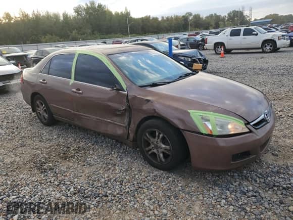 2007 Honda Accord EX-L z VIN 1HGCM56847A115816, wystawiony jako Copart lot #82634375 z przebiegiem 208 594 mil mil oraz Szkoda całkowita • Salvage title. Historia ofert i sprzedaży dostępna na DreamBid. Obrazek 4.