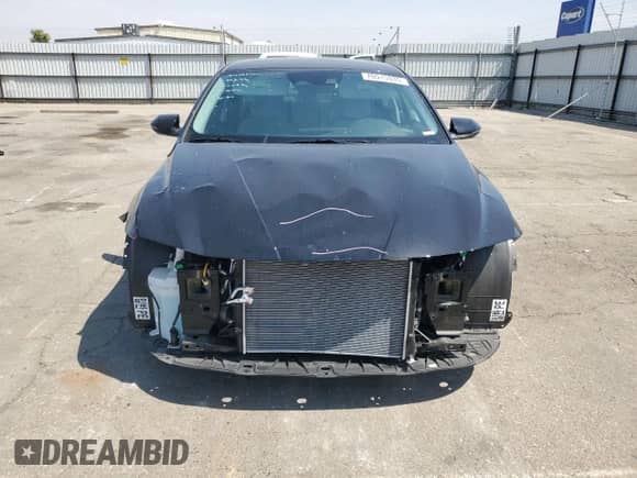 2025 Hyundai Elantra Limited with VIN KMHLN4DJ0SU134958, listed as a Copart auction lot 70515935 with 6,822 mi miles and Salvage title. Bid and sale history available at DreamBid. Image 5.