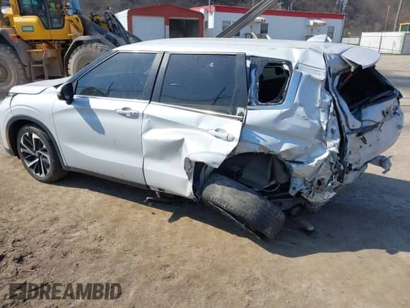 2022 Mitsubishi Outlander SE с VIN JA4J4UA80NZ033078, выставлен на аукционе IAAI как лот 41773711 с пробегом 52 428 миль миль и . История ставок и продаж доступна на DreamBid. Изображение 3.
