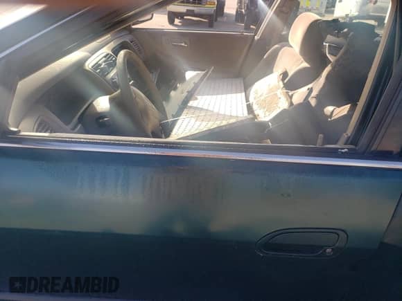 2000 Honda Accord LX с VIN 1HGCG1641YA100463, выставлен на аукционе Copart как лот 51118825 с пробегом Не указан миль и Списание • Salvage title. История ставок и продаж доступна на DreamBid. Изображение 7.