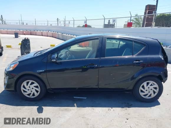 2015 Toyota Prius One z VIN JTDKDTB34F1093615, wystawiony jako IAAI lot #42850573 z przebiegiem 158 590 mil mil oraz . Historia ofert i sprzedaży dostępna na DreamBid. Obrazek 15.