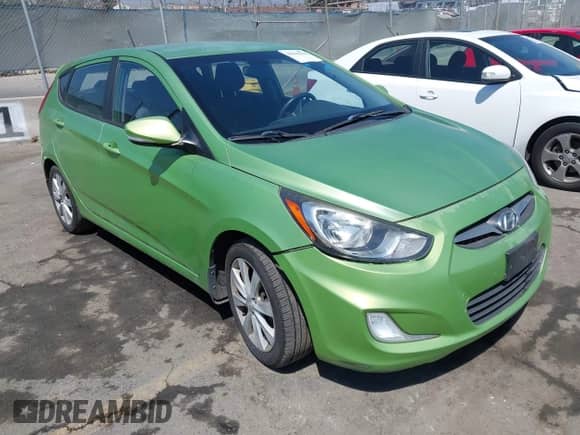 2013 Hyundai Accent SE с VIN KMHCU5AE0DU103390, выставлен на аукционе IAAI как лот 43010256 с пробегом 95 419 миль миль и . История ставок и продаж доступна на DreamBid. Изображение 1.