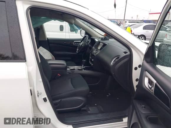 2018 Nissan Pathfinder S with VIN 5N1DR2MN8JC637481, listed as a IAAI auction lot 40947018 with 130,494 mi miles and . Bid and sale history available at DreamBid. Image 5.