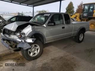2002 Toyota Tacoma z VIN 5TEWM72N02Z091032, wystawiony jako Copart lot #84225395 z przebiegiem 172 526 mil mil oraz Szkoda całkowita • Salvage title. Historia ofert i sprzedaży dostępna na DreamBid. Obrazek 1.