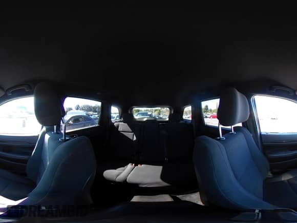 2015 Jeep Grand Cherokee Altitude z VIN 1C4RJFAG7FC122784, wystawiony jako IAAI lot #43438452 z przebiegiem 140 946 mil mil oraz . Historia ofert i sprzedaży dostępna na DreamBid. Obrazek 18.