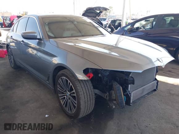 2019 BMW 5 Series 530e с VIN WBAJA9C51KB254009, выставлен на аукционе IAAI как лот 42650685 с пробегом 51 461 миль миль и . История ставок и продаж доступна на DreamBid. Изображение 1.