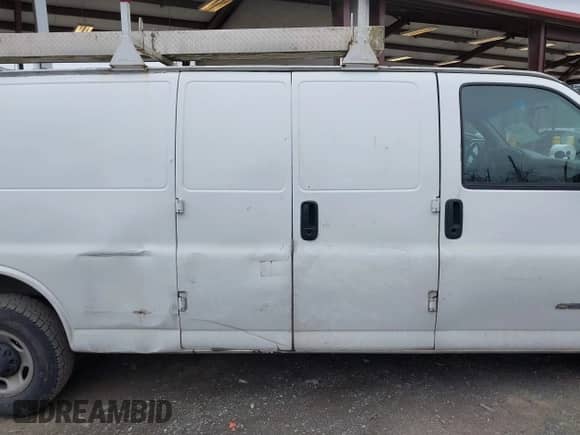 2000 Chevrolet Express с VIN 1GCHG39R1Y1158810, выставлен на аукционе IAAI как лот 41804626 с пробегом Не указан миль и . История ставок и продаж доступна на DreamBid. Изображение 6.