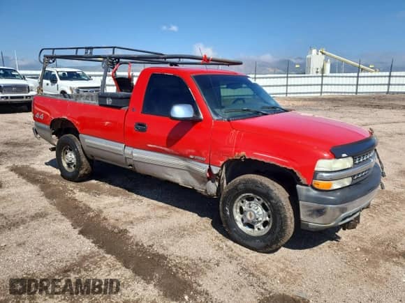2000 Chevrolet Silverado 2500 z VIN 1GCGK24U7YE155354, wystawiony jako Copart lot #59709795 z przebiegiem 140 120 mil mil oraz Szkoda całkowita • Salvage title. Historia ofert i sprzedaży dostępna na DreamBid. Obrazek 4.