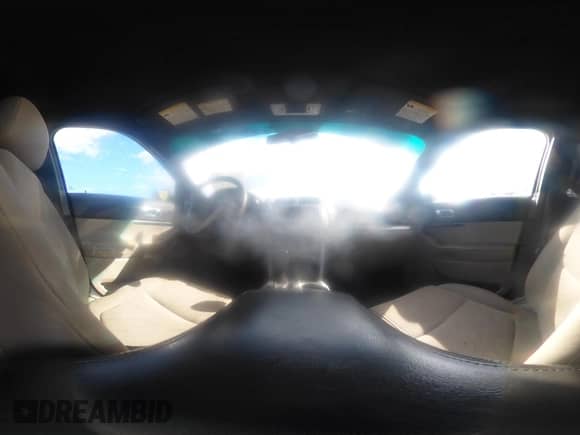 2011 Ford Explorer z VIN 1FMHK8B86BGA22959, wystawiony jako IAAI lot #43472254 z przebiegiem 250 634 mil mil oraz . Historia ofert i sprzedaży dostępna na DreamBid. Obrazek 18.