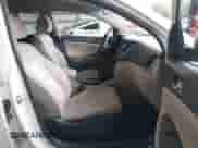 2017 Hyundai Tucson SE z VIN KM8J3CA46HU266668, wystawiony jako IAAI lot #43485409 z przebiegiem 132 509 mil mil oraz . Historia ofert i sprzedaży dostępna na DreamBid. Obrazek 5.