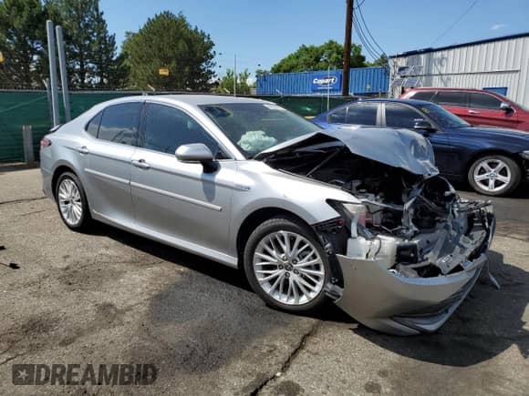2020 Toyota Camry Hybrid XLE z VIN 4T1F31AK6LU533051, wystawiony jako Copart lot #69587675 z przebiegiem 65 806 mil mil oraz Szkoda całkowita • Salvage title. Historia ofert i sprzedaży dostępna na DreamBid. Obrazek 4.