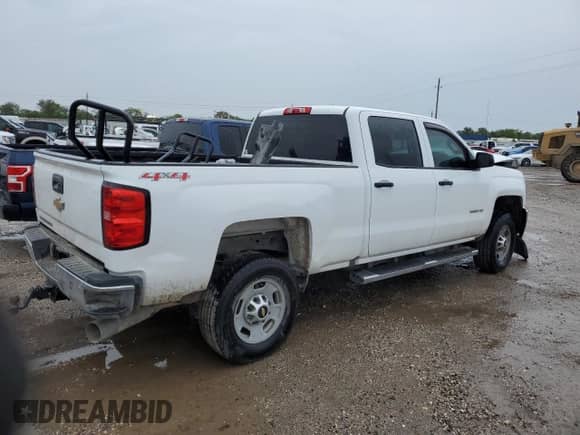 2017 Chevrolet Silverado 2500HD Work Truck z VIN 1GC1KUEY3HF224084, wystawiony jako Copart lot #71694455 z przebiegiem 132 441 mil mil oraz Nie do naprawy • Non repairable. Historia ofert i sprzedaży dostępna na DreamBid. Obrazek 3.